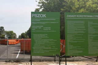 Gdzie wyrzucić stare ubrania? Podziurawiony podkoszulek nie może trafić do zwykłego kosza
