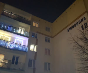 Domy i balkony w Bydgoszczy oświetlone i przystrojone