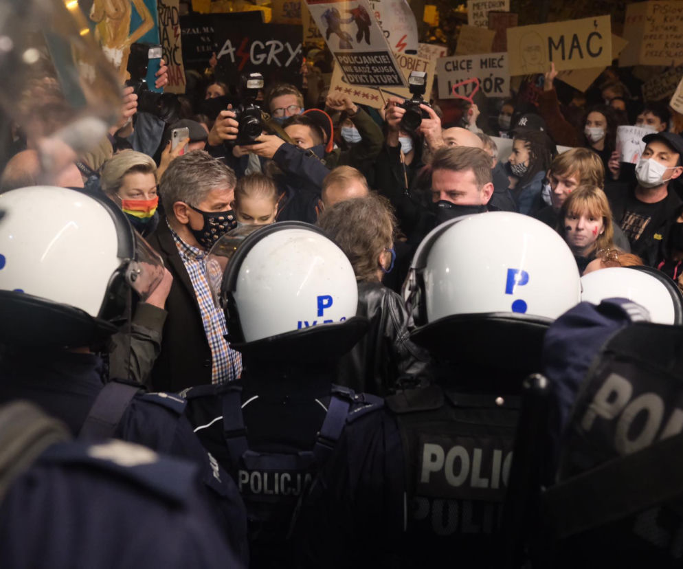 Strajk kobiet. Bandyci dołączają do protestu! Są powody do obaw