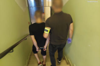 Świętochłowice: Policja zatrzymała 24-latka podczas kradzieży. Był poszukiwany za znęcanie się nad babcią