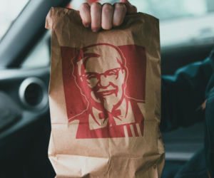 KFC w sobotę 15 sierpnia. Czy restauracje będą otwarte i w jakich godzinach?