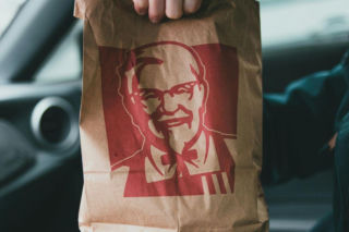 KFC w sobotę 15 sierpnia. Czy restauracje będą otwarte i w jakich godzinach?