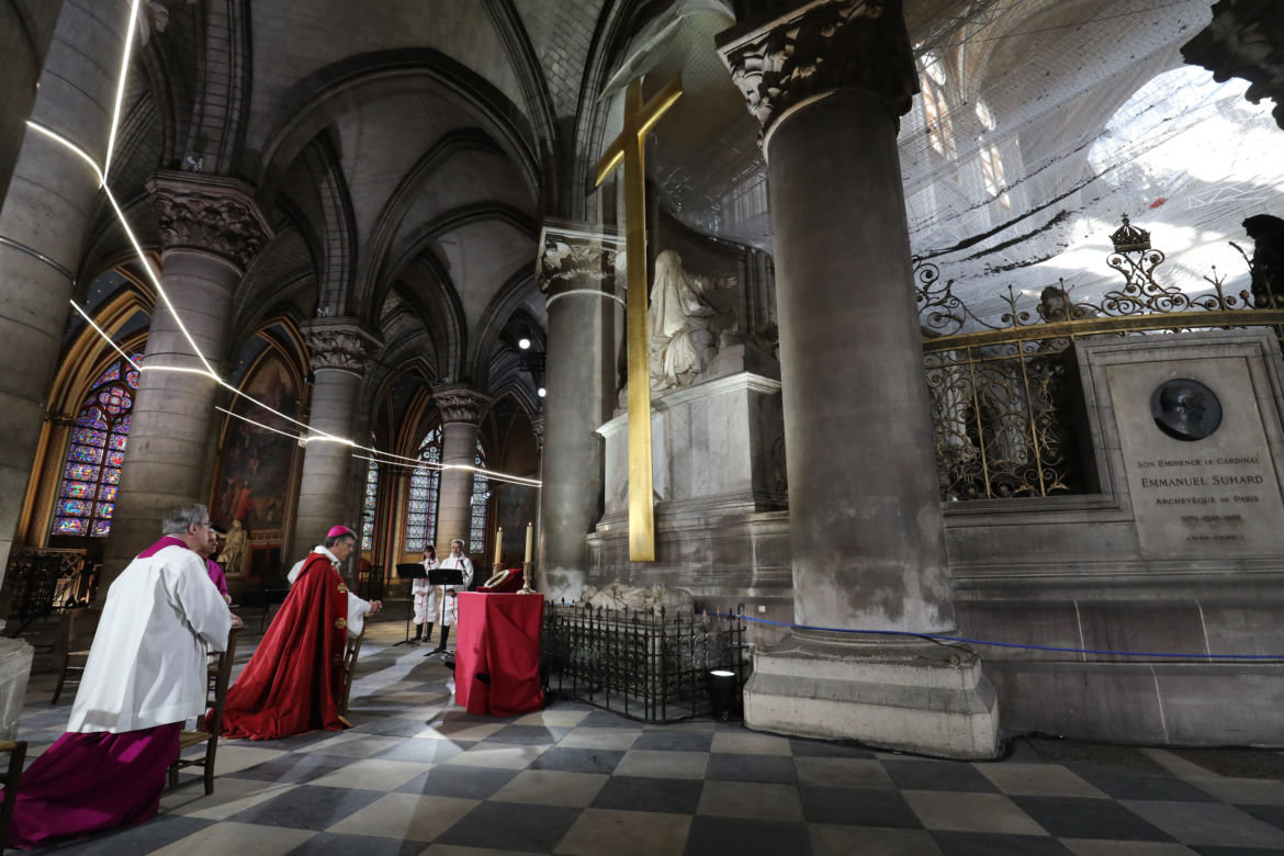 Wielki Piątek w Notre Dame