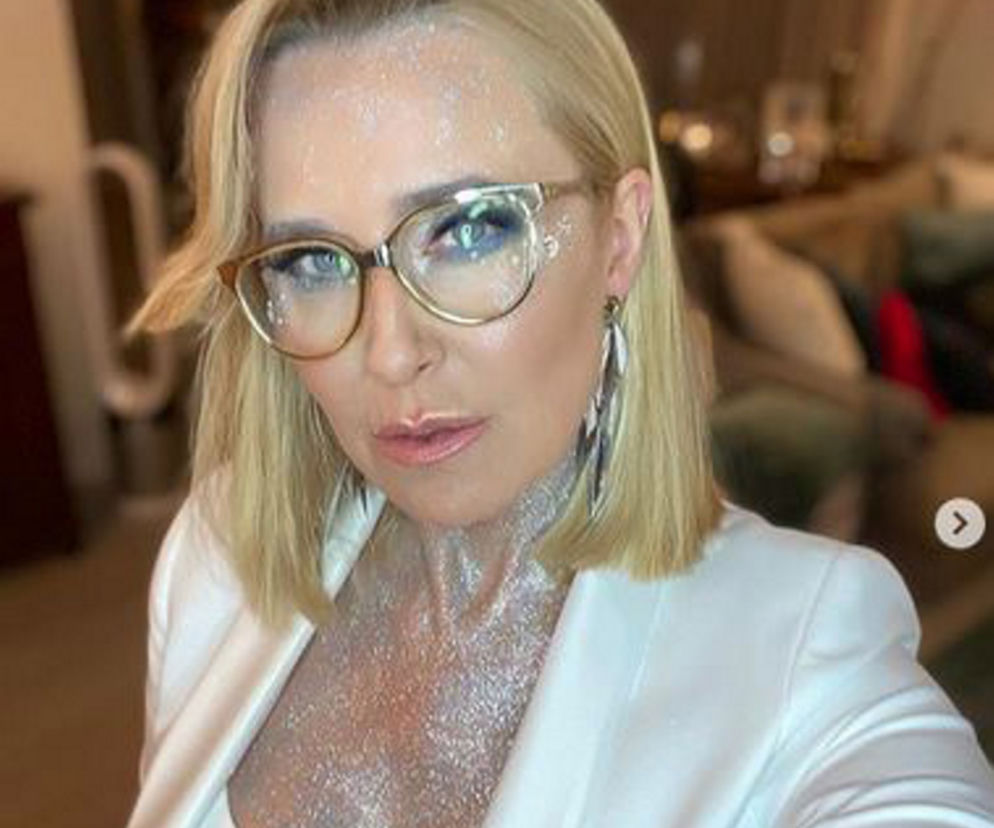 Agata Młynarska zabalowała z brokatem. 