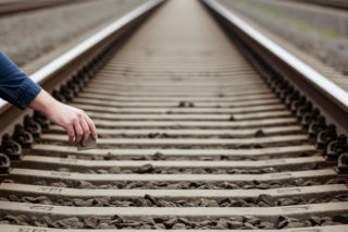  W miejscowości Dębe Wielkie młody mężczyzna został śmiertelnie potrącony przez pociąg