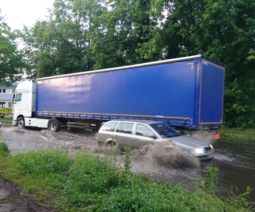 W Łodzi II stopień OSTRZEŻENIA! Oto SKUTKI dzisiejszej burzy! [UTRUDNIENIA]