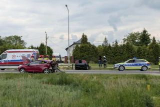 Poważny wypadek w miejscowości Sadowie. Zablokowana DK9, są ranni