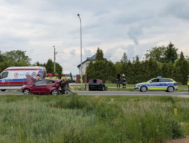 Poważny wypadek w miejscowości Sadowie. Zablokowana DK9, są ranni