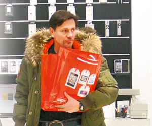 Krzysztof Ibisz rozdaje i wydaje miliony