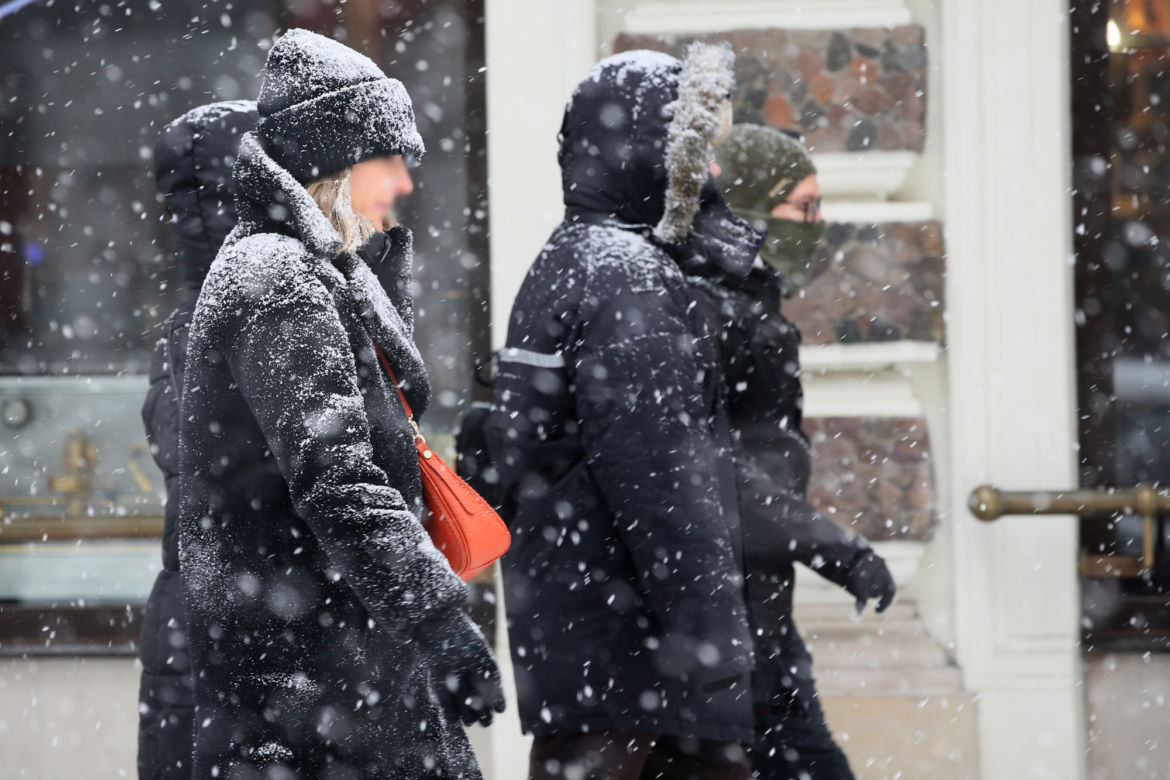 Wielka śnieżyca w Warszawie. Kiedy przestanie sypać? Zaskakująca prognoza