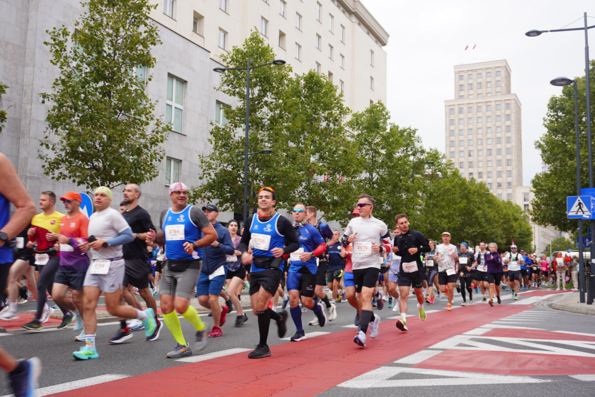 Uczestnicy Maratonu Warszawskiego 2025