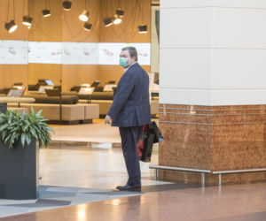 Europoseł Karol Karski kupił żonie dwie torebki