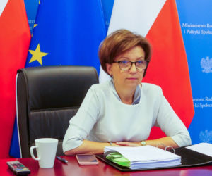 Marlena Maląg: Uchodźcy zostaną objęci wszystkimi świadczeniami 