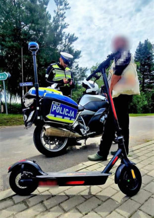 Na hulajnodze też trzeba być trzeźwym. Kosztowna przejażdżka 61-latka z Marzęcic