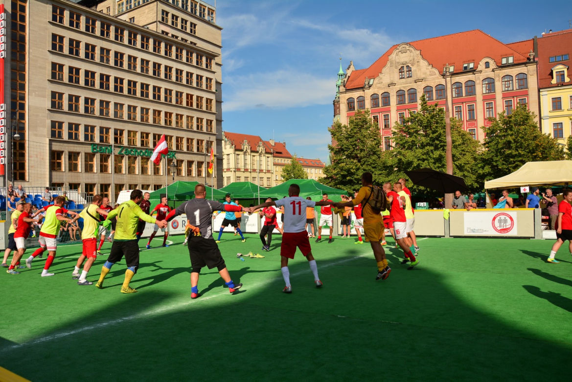 piłka nożna bezdomni Wrocław