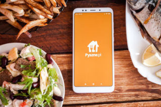 Pyszne.pl dostarcza emocje. Partnerstwo z Wyjątkowym Prezentem otwiera nowy rozdział dla q-commerc