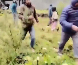 Oberwało się zbocze z domem, rodzina zaczęła uciekać! Dramatyczne wideo