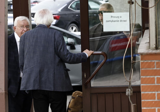 Kaczyński prosi o pieniądze