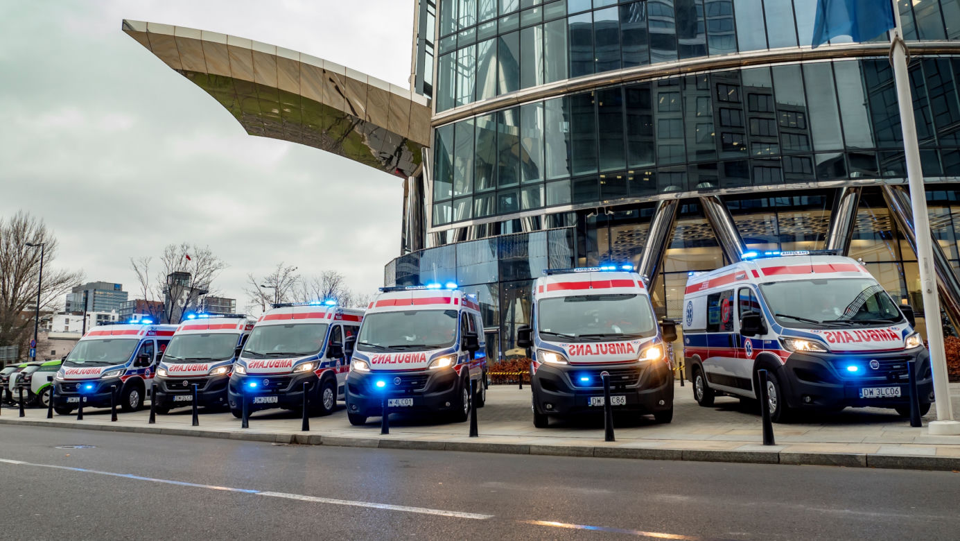 29 supernowoczesnych ambulansów dla Warszawy