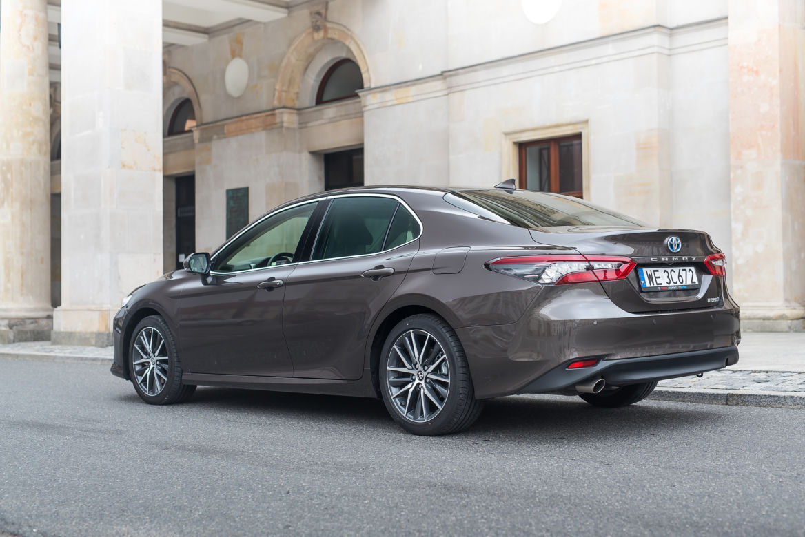 Toyota Camry lifting 2021