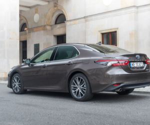 Toyota Camry lifting 2021