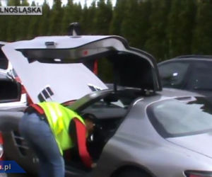 Policja odzyskała skradzione luksusowe samochody