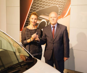 Joanna Brodzik w Fiacie 500