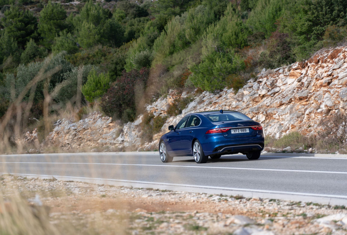 Nowy Jaguar XF (2021)