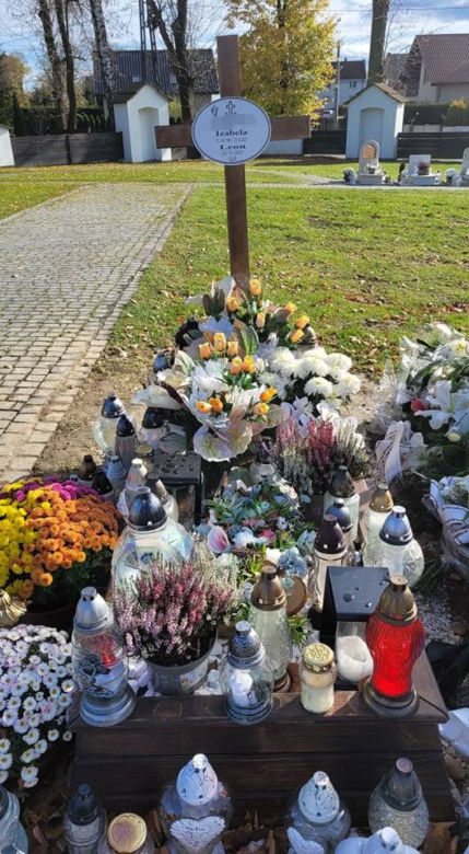 Tak wygląda grób Izy i Leosia