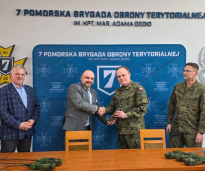 Radiostacje 3501 dla pomorskich Terytorialsów. Nowy sprzęt łączności od Radmor