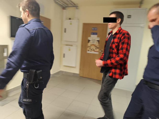Mateusz P. stanął przed sądem. Odpowiada za nieudzielenie pomocy "kobiecie z windy"