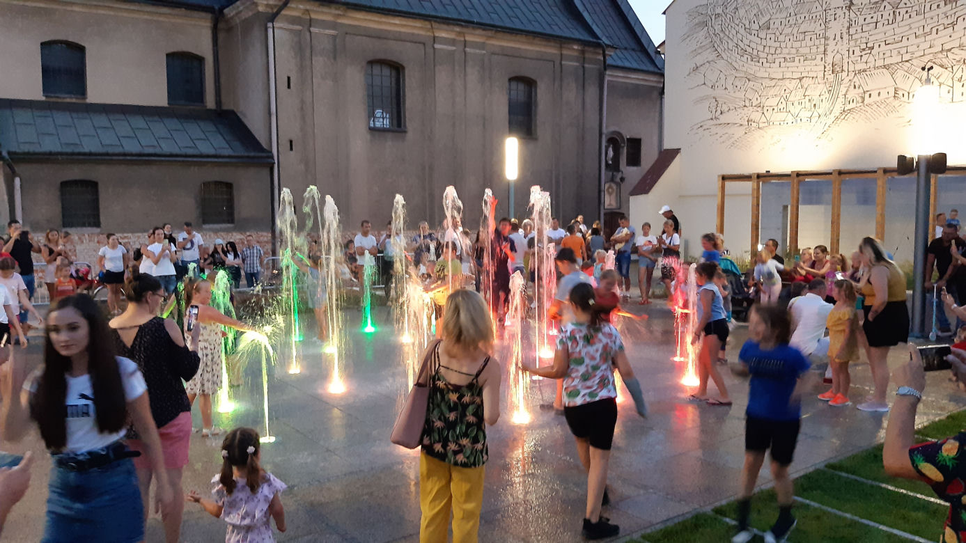 Odnowiony skwer przy Małych Schodach                                                          