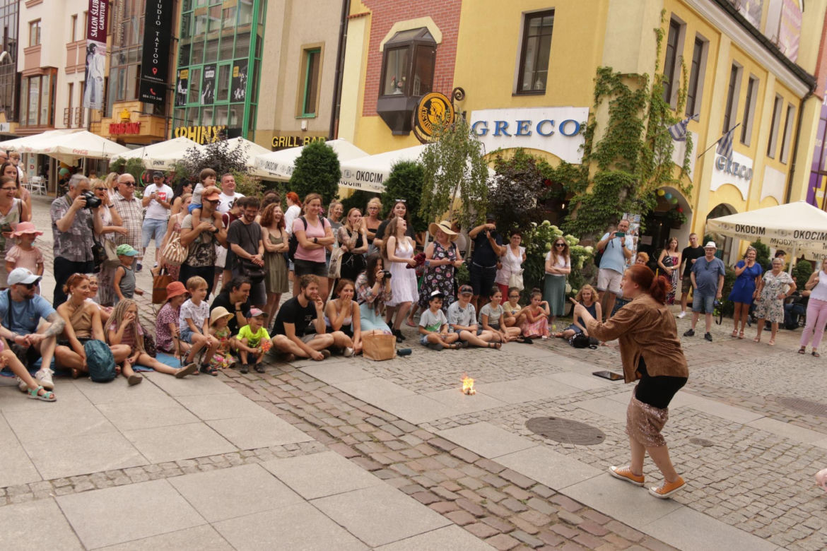 Olsztyński Festiwal Teatrów Ulicznych 2023. Tak bawili się mieszkańcy [ZDJĘCIA]