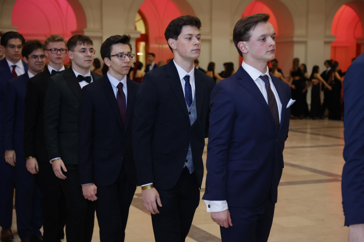 Studniówka 2024 XXXVII LO im. Jarosława Dąbrowskiego - zdjęcia