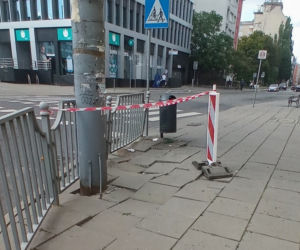 Niebezpieczne zapadliska na ulicy Tkackiej