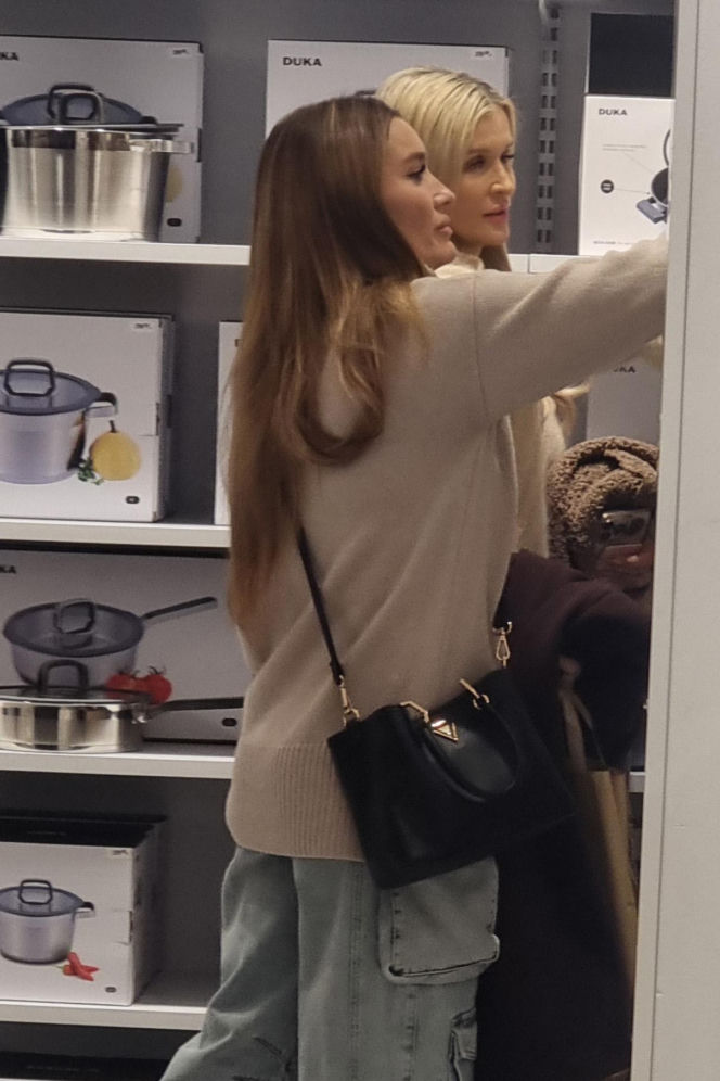 Joanna Krupa z siostrą Martą. Zjadły w mlecznym i poszły po patelnię