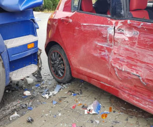 Koszmarny wypadek w Siołkowej. Suzuki staranowane przez ciężarówkę