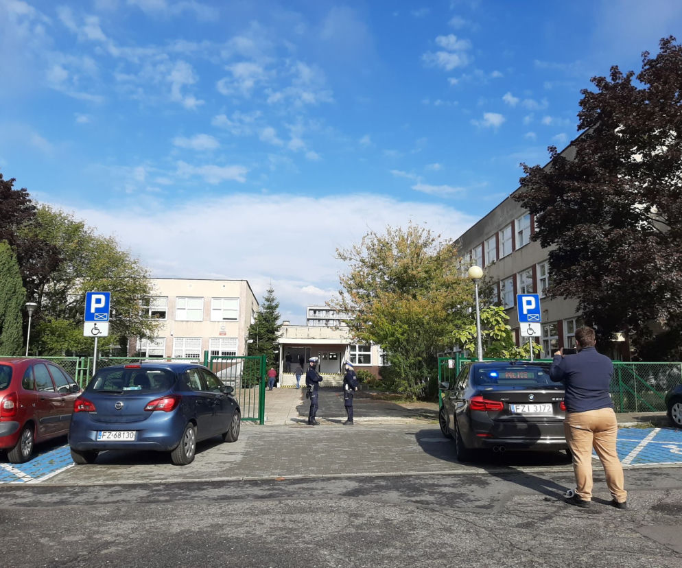 Zielona Góra. Atak nożowniczki w szkole