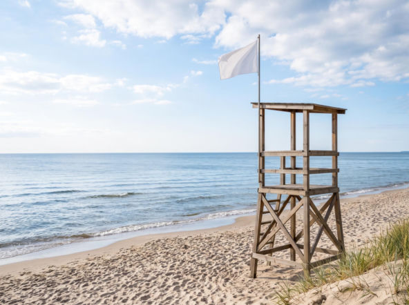 Sinice Pobierowo 16.07. Czy w Pobierowie można się dzisiaj kąpać? Flaga, warunki pogodowe