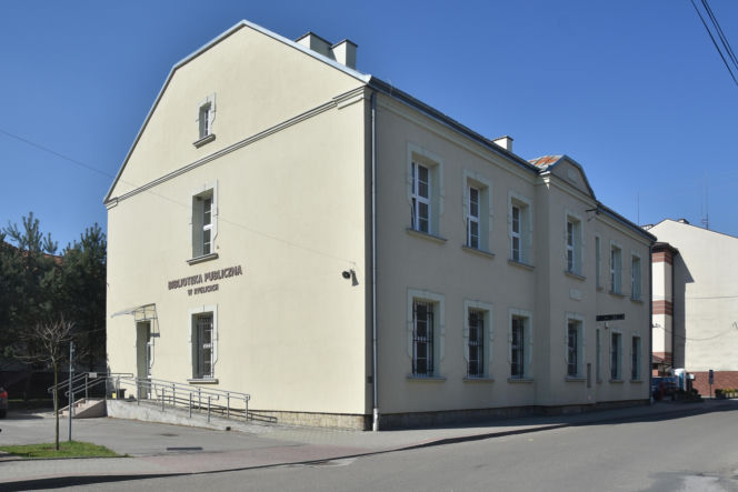 To miasto ma jeden z najpiękniejszych ratuszy w Małopolsce. Leży blisko najcieplejszego miejsca w województwie