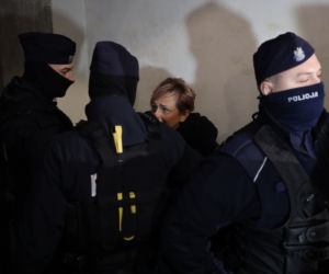 Protesty i aresztowania przed Wawelem podczas wizyty Jarosława Kaczyńskiego