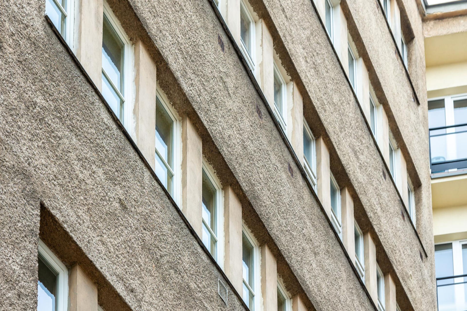 Wieżowiec przy ul. Sewerynów 4 w Warszawie