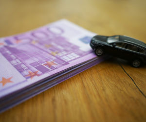 Jak DROŻEJ sprzedać auto? Te proste triki pomoga podnieść wartość samochodu 