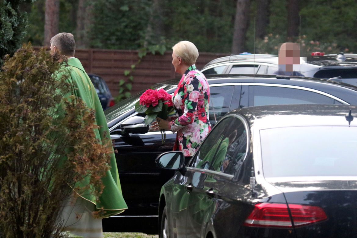 Agata Duda i Andrzej Duda w kościele w Juracie 