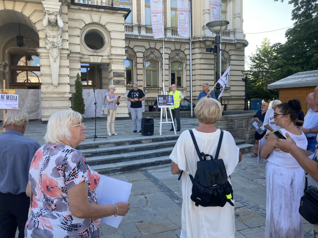 Protest w Nowym Sączu przeciwko zmianom w ustawie o radiofonii i telewizji