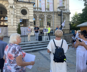 Protest w Nowym Sączu przeciwko zmianom w ustawie o radiofonii i telewizji