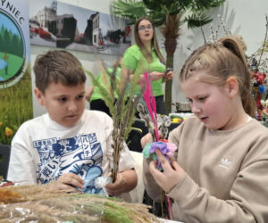 Starachowice tętnią tradycją! Trwa pierwszy Festiwal Kół Gospodyń i Gospodarzy Wiejskich „Lokalne pasje”