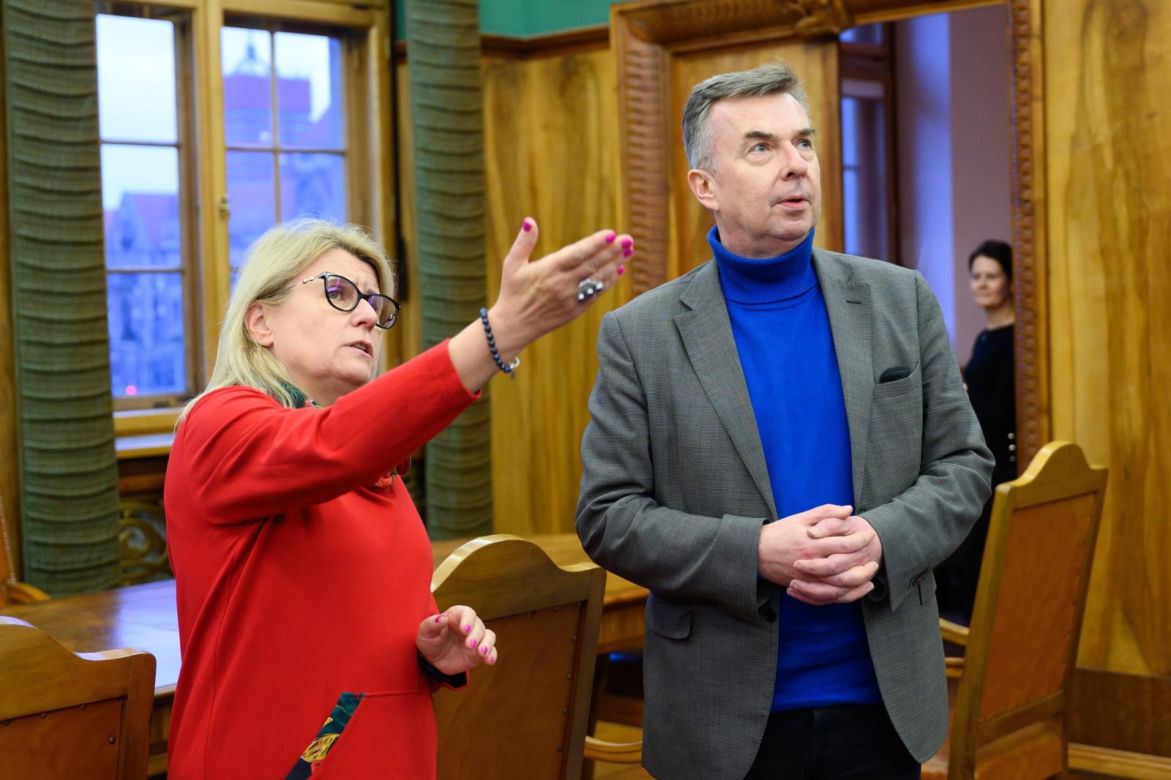Minister nauki Dariusz Wieczorek w Poznaniu. DS "Jowita" zostaje! Znajdą się pieniądze na remont akademika