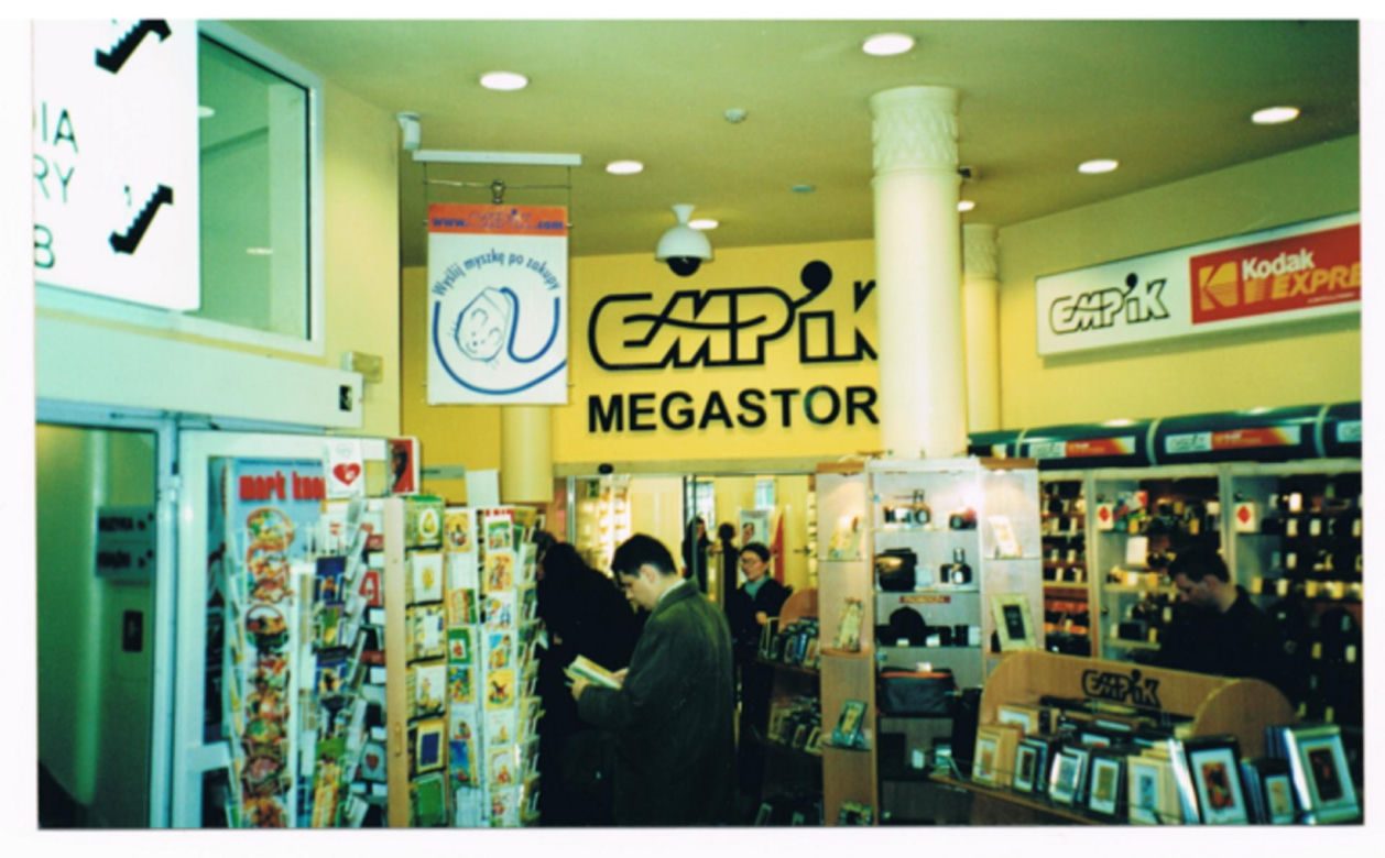 salon Empik, lata 90