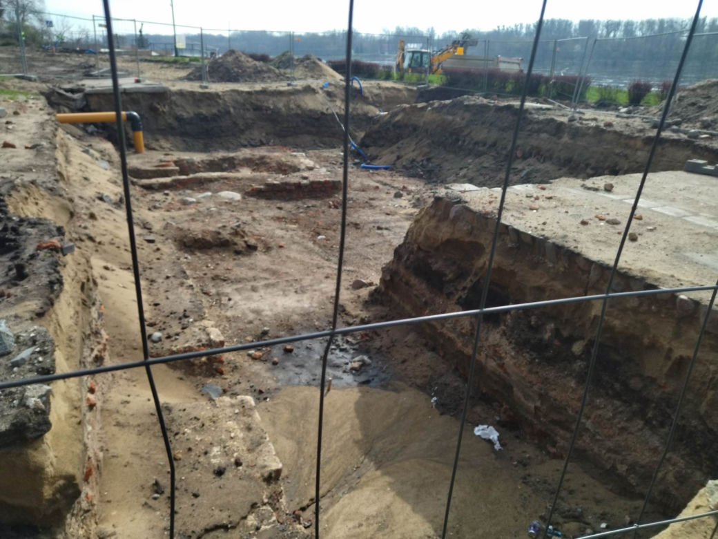 Trwa remont Bulwaru Filadelfijskiego w Toruniu. Sensacyjne odkrycia dokonywane są przez przypadek